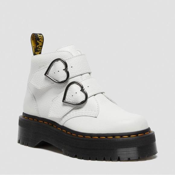 NEW DR MARTENS WOMENS SIZE 9 DEVON HEART LEATHER PLATFORM BOOTS - Picture 1 of 6